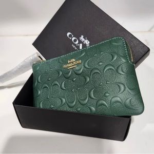 NWT Coach Signature Embossed Matte Textured Everglade Corner Zip Wristlet
